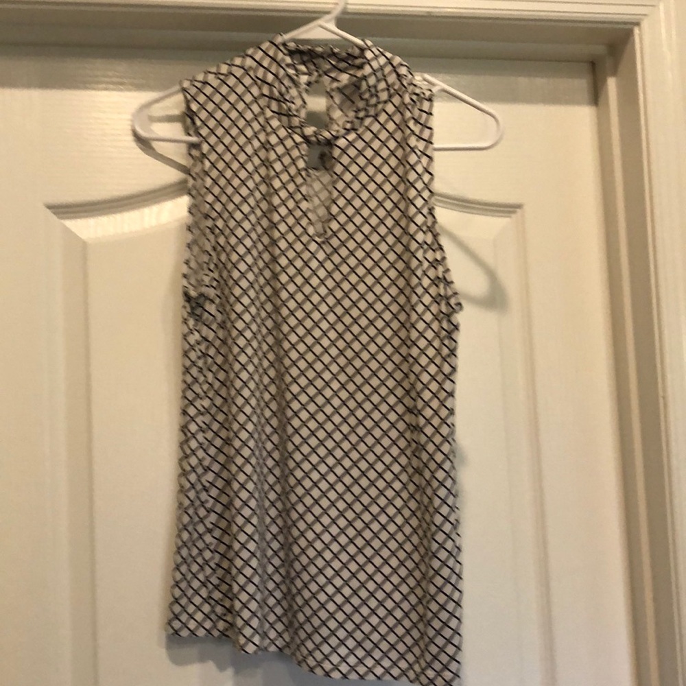 New York and Co. sleeveless blouse. Medium.